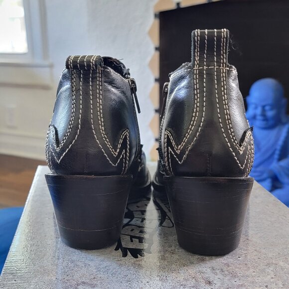 EUC Liberty Black bootie embroidered black leather size 10 - Picture 4 of 5